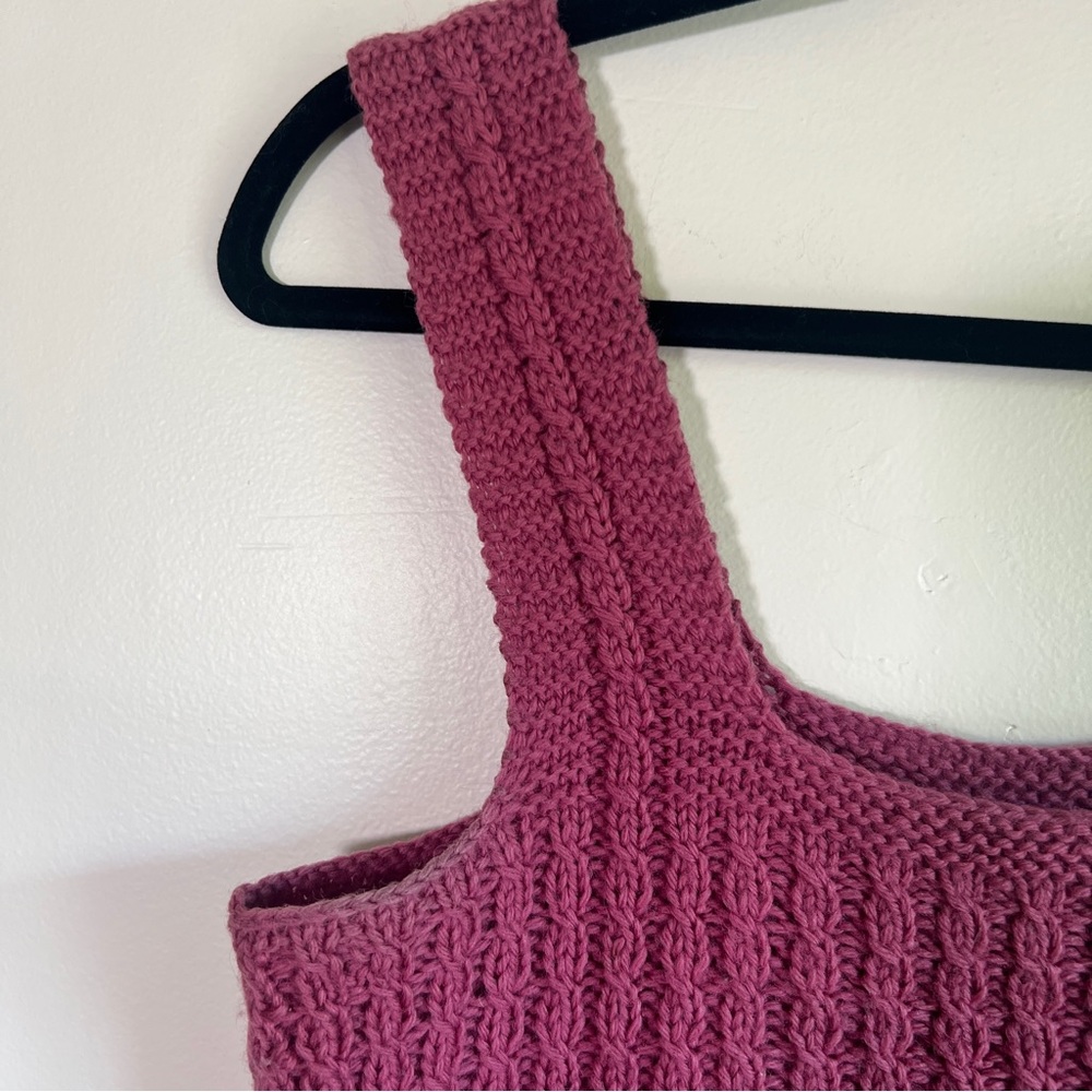 Cropped Knit Tank - Picture 3 of 6